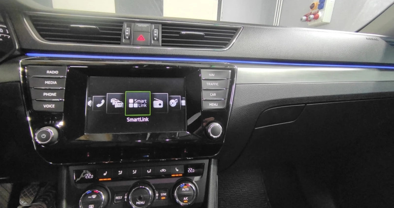 Skoda Superb cena 61999 przebieg: 239000, rok produkcji 2015 z Łosice małe 781